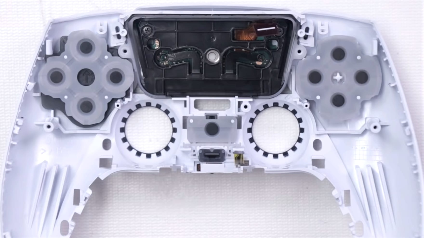 PS5 DualSense Controller Teardown Einzelteile