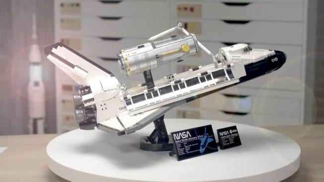 LEGO NASA Space Shuttle Discovery - mit Ständer