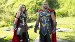 Chris Hemsworth, Natalie Portman ind Thor 4 (Filmkritik)