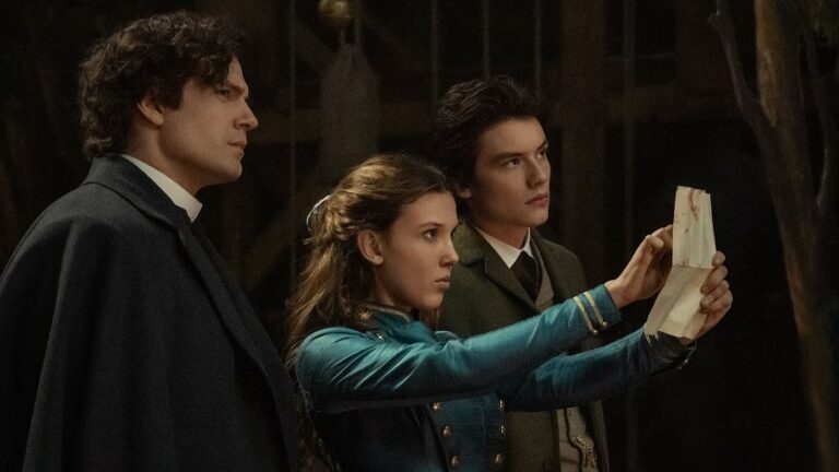 Millie Bobby Brown, Henry Cavill und Louis Partridge kehren in ihren jeweiligen Rollen in Enola Holmes 2 zurück.