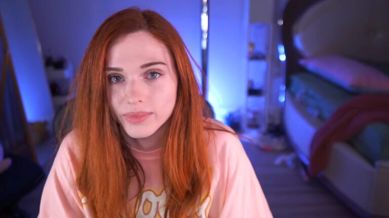 Twitch-Star Amouranth meldet sich zurück.