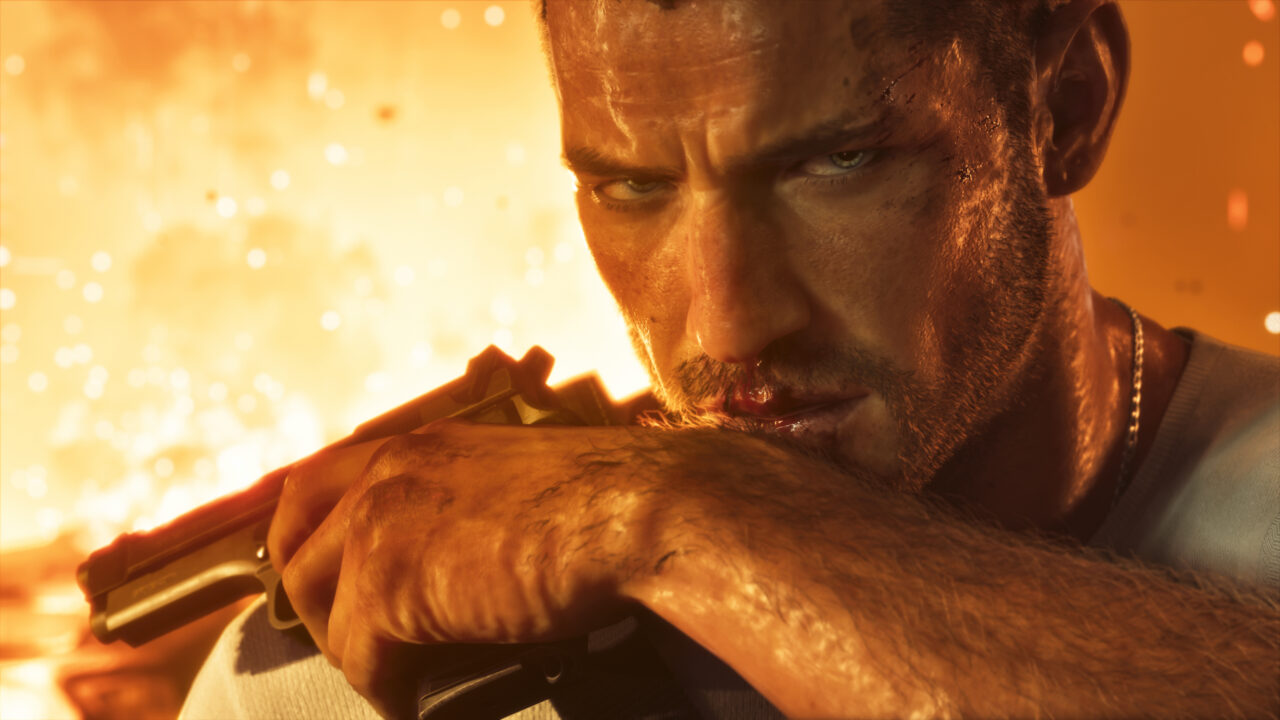 Jason mit Pistole vor einem von Feuer erhellten Hintergrund